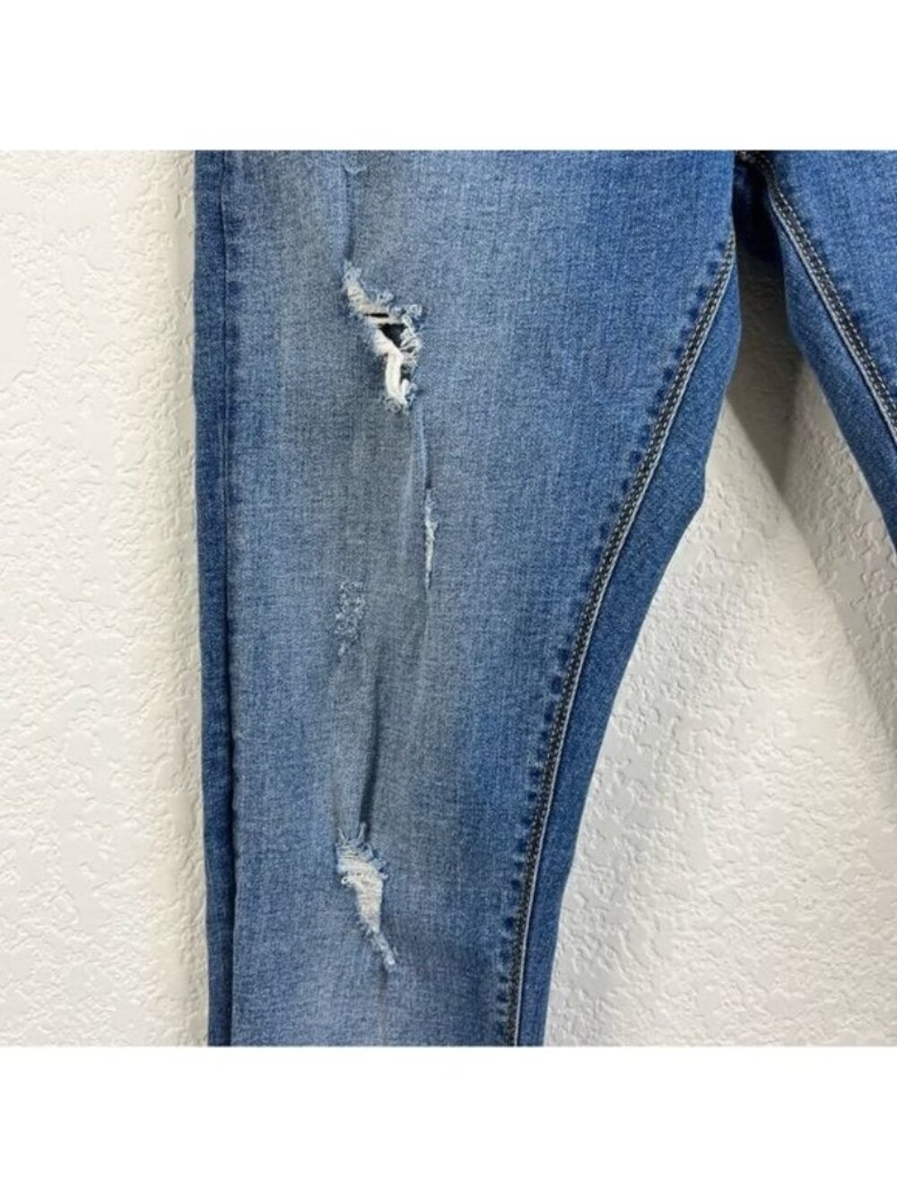 ASOS Jefferson Distressed Blue Ripped Jeans - Picture 5 of 12